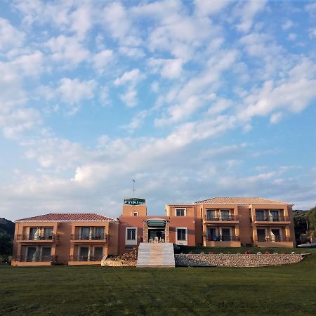 الشقق الفندقية ميثونيفي  Finiki Plaza المظهر الخارجي الصورة