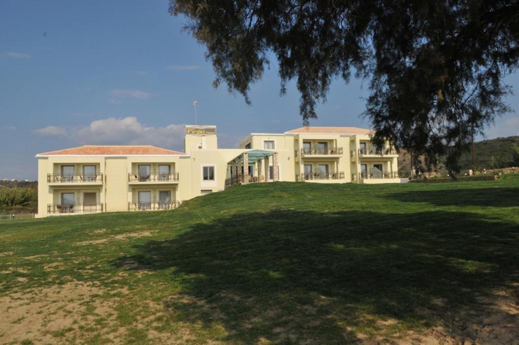 الشقق الفندقية ميثونيفي  Finiki Plaza المظهر الخارجي الصورة